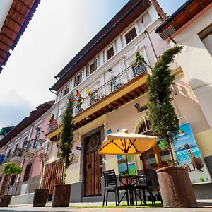 3* Hotel Friends Hotel & Rooftop - Historic Center & Museums